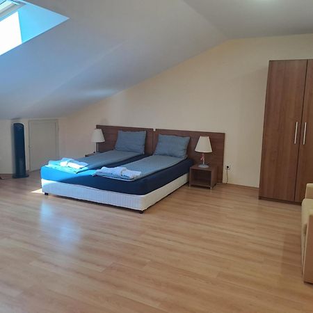 בורובץ Family Studio 407, Villa Park מראה חיצוני תמונה